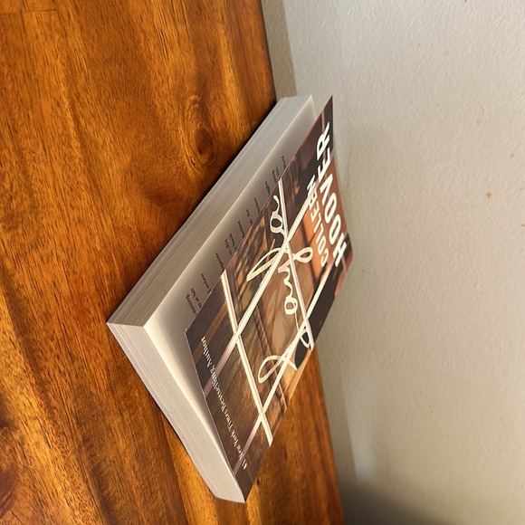 Colleen Hoover “Layla” paperback edition - Picture 7 of 7